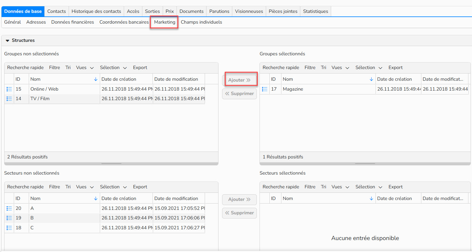 Capture d'écran mettant en évidence l'onglet marketing et montrant comment ajouter un groupe à un enregistrement de données de base