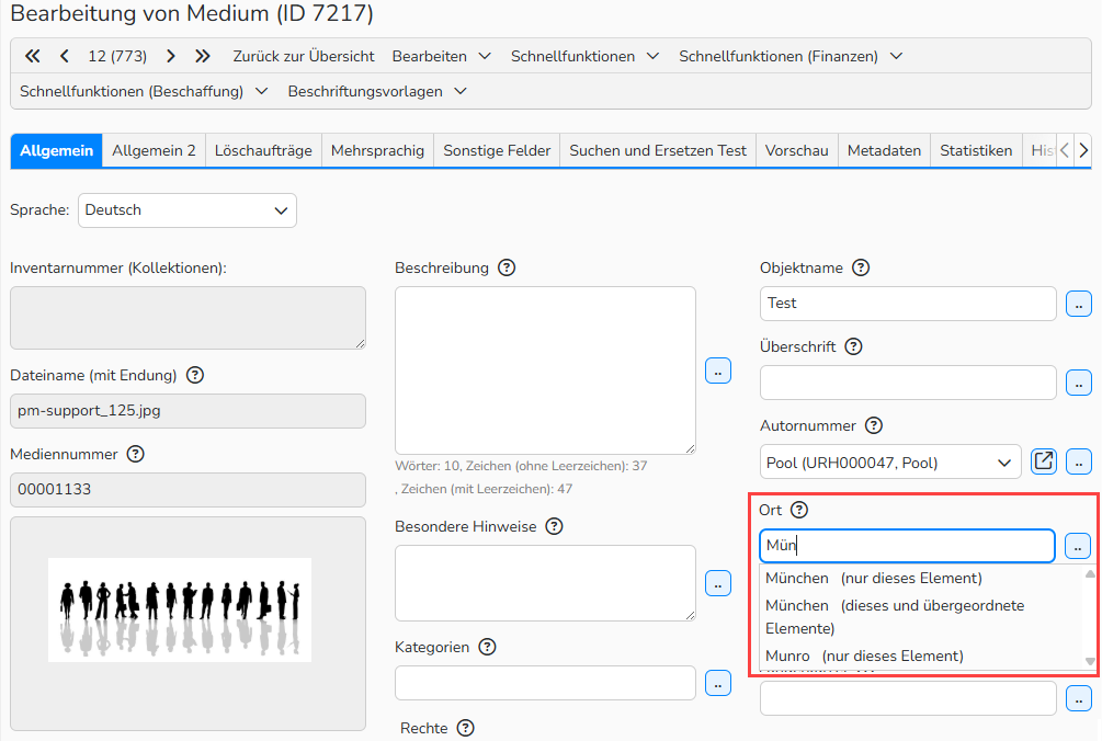 Screenshot einer Medienbeschriftungsmaske im Fenster „Bearbeitung von Medium“. Gezeigt wird ein Feld mit einer Datenbankverknüpfung und der Autovervollständigungsfunktion im Tab „Allgemein