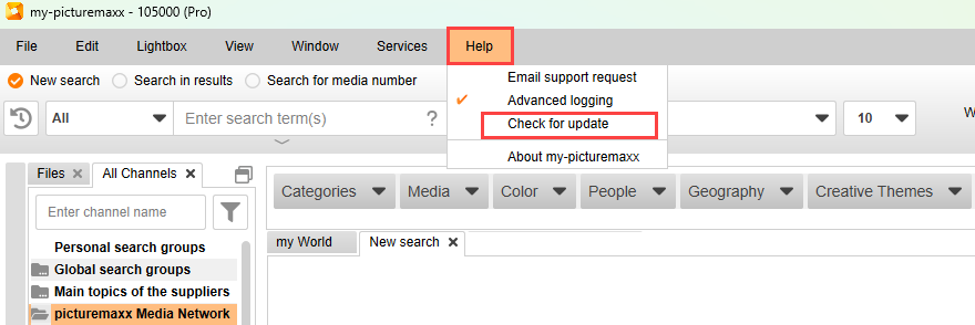 Screenshot of the my-picturemaxx application showing interface options to check for the version update.