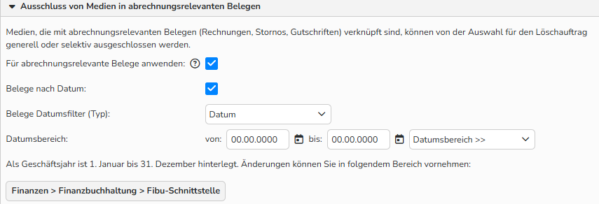 Screenshot des Fensters für eine neue Löschaufgabe, der die Konfigurationsoptionen zeigt, um Mediendateien auszuschließen, die mit Finanzdatensätzen verknüpft sind.