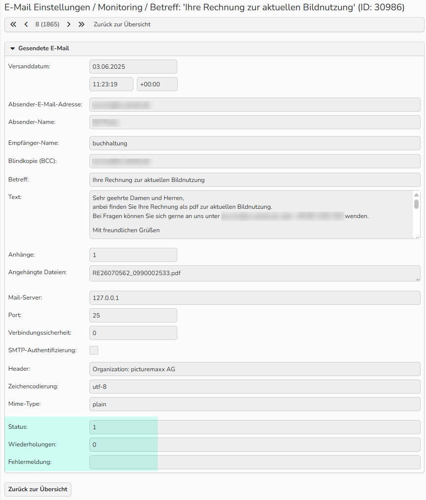 Screenshot eines Fensters mit Informationen zu einer gesendeten E‑Mail für einen ausgewählten Datensatz im E‑Mail‑Monitoring. Die E‑Mail‑Details sind sichtbar, und die Felder Status, Wiederholungen und Fehlermeldung sind hervorgehoben.